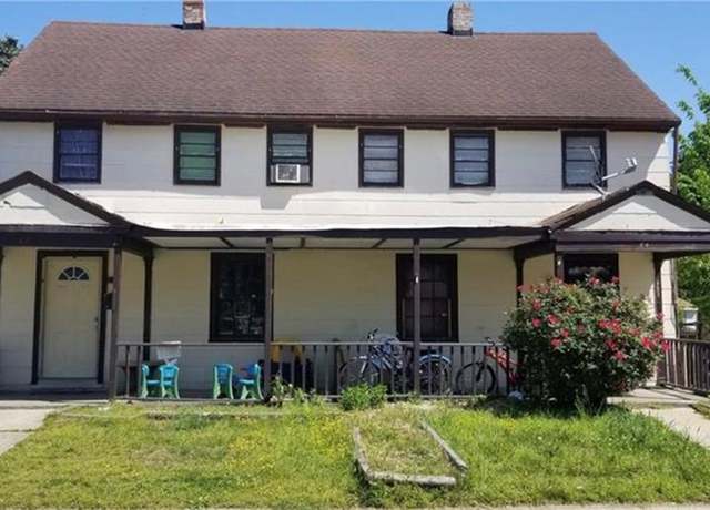 Property at 82 Decatur St, Portsmouth, VA 23702, 6 beds, 2 baths