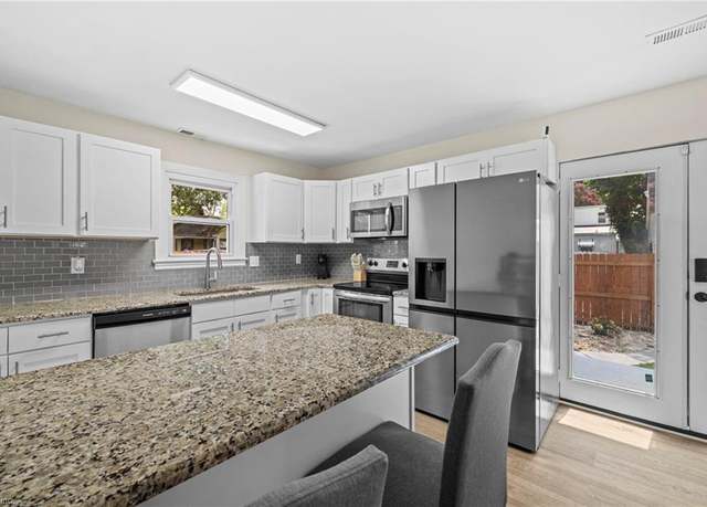 Property at 30 Davis St, Portsmouth, VA 23702, 2 beds, 1.5 baths