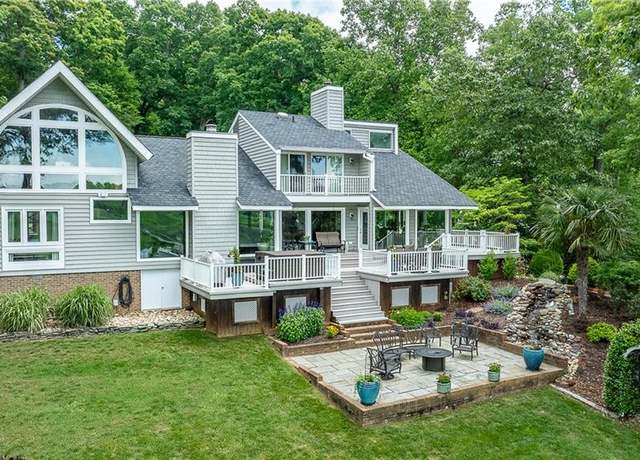 Property at 103 Acacia Ct, Williamsburg, VA 23185, 4 beds, 3.5 baths
