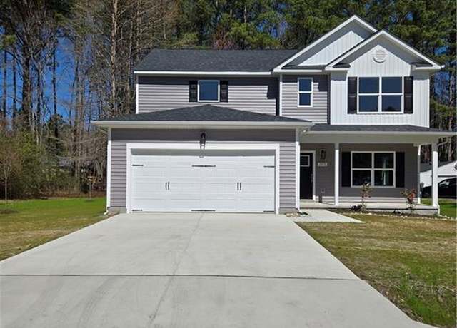 Property at 1075 Scenic Blvd, Chesapeake, VA 23322, 4 beds, 2.5 baths