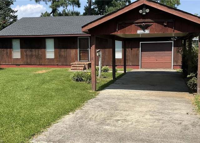 Property at 103 Porpoise St, Moyock, NC 27958, 3 beds, 2 baths