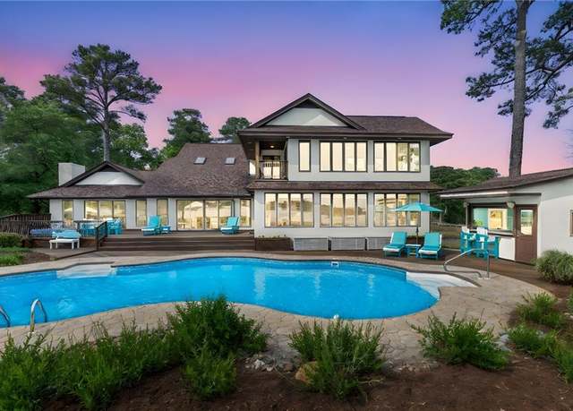 Property at 2612 Ridley Pl, Virginia Beach, VA 23454, 5 beds, 3 baths