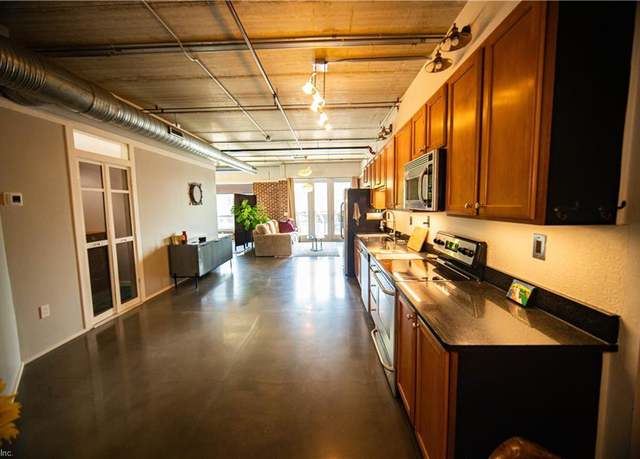 Property at 423 Saint Pauls Blvd Unit 2B, Norfolk, VA 23510, 2 beds, 2 baths