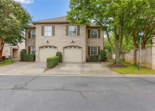 Property at 1100 Embassy Ct, Virginia Beach, VA 23454, 3 beds, 2.5 baths