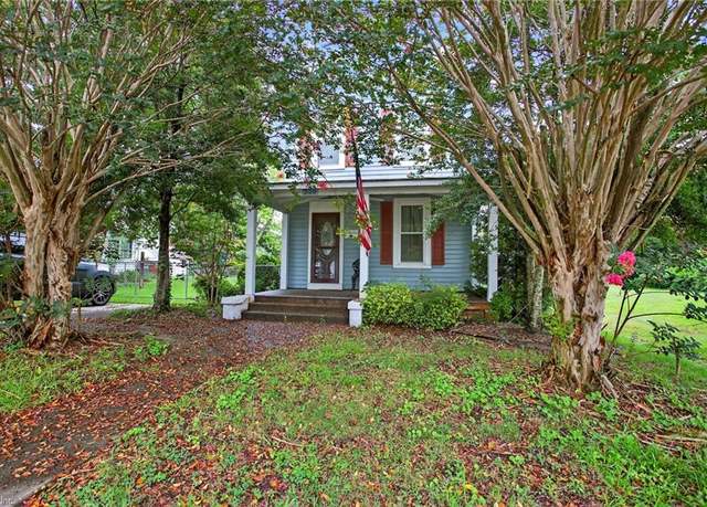 Property at 230 Cary St, Smithfield, VA 23430, 2 beds, 1.5 baths