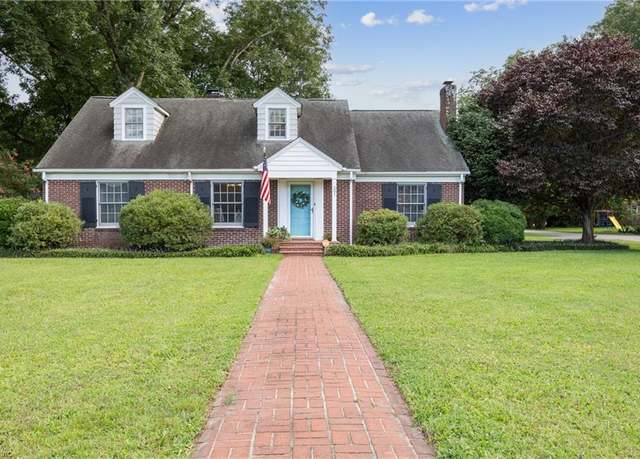 Property at 201 Kings Hwy, Suffolk, VA 23432, 5 beds, 2 baths