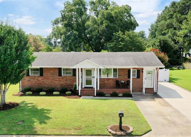 Property at 1439 Lipton Cir, Suffolk, VA 23434, 3 beds, 2 baths