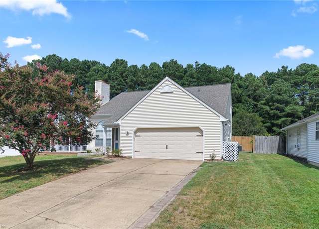 Property at 637 Aylesbury Dr, Newport News, VA 23608, 3 beds, 2.5 baths