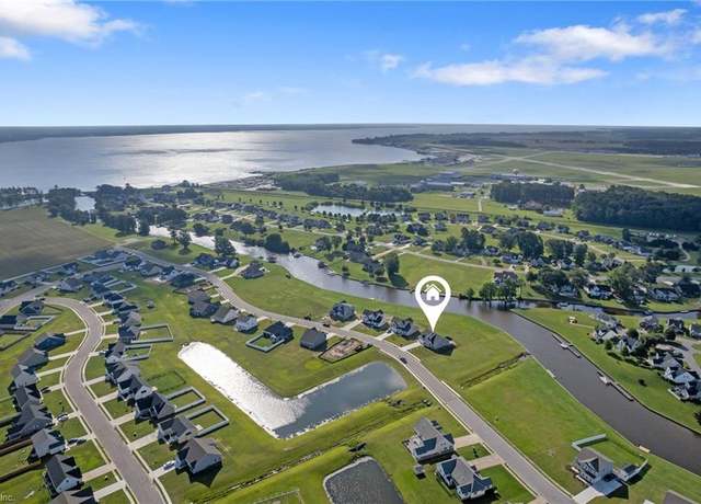 Property at 215 Grandview Dr, Elizabeth City, NC 27909, 4 beds, 3 baths