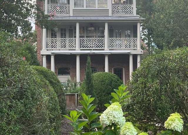 Property at 338 S Church St, Smithfield, VA 23430, 4 beds, 3.5 baths