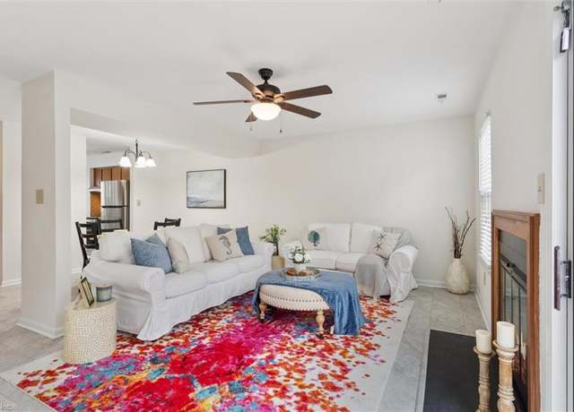 Property at 16 Bayview Ct, Hampton, VA 23664, 2 beds, 2.5 baths
