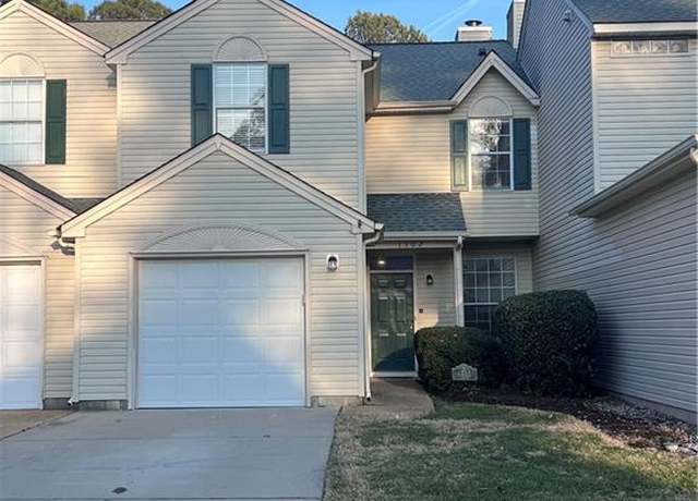 Property at 1302 Lake Dr, Newport News, VA 23602, 3 beds, 1.5 baths