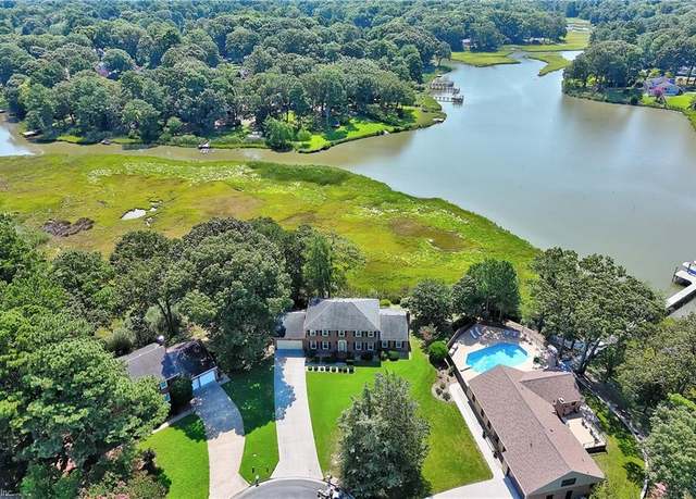 Property at 700 Suffolk Cir, Virginia Beach, VA 23452, 5 beds, 3 baths