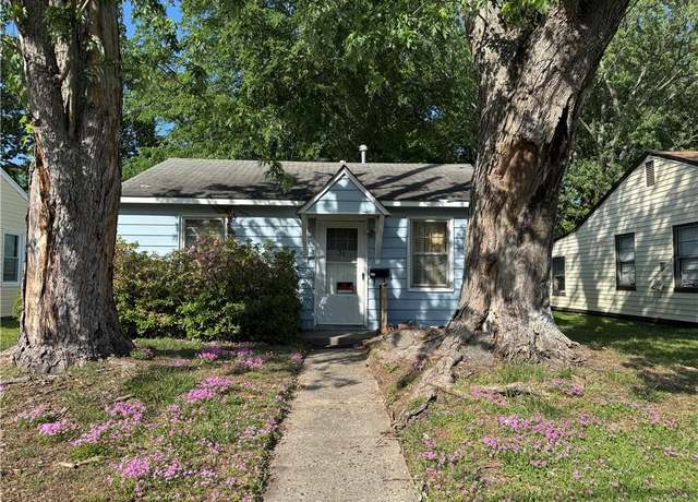 Property at 53 Phelps Cir, Hampton, VA 23663, 2 beds, 1 bath