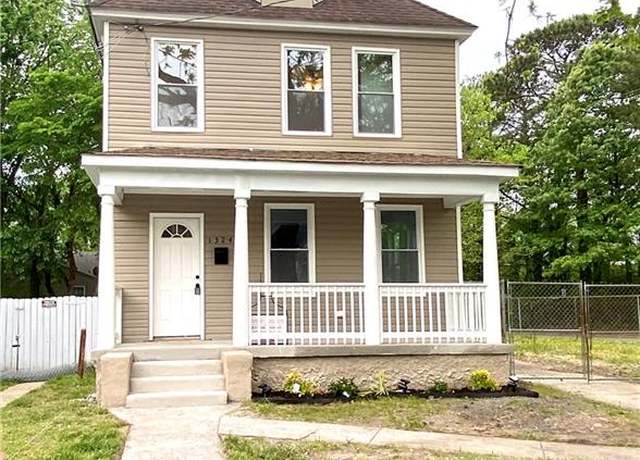 Property at 1324 Charleston Ave, Portsmouth, VA 23704, 3 beds, 2 baths