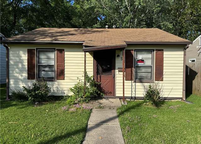 Property at 55 Phelps Cir, Hampton, VA 23663, 3 beds, 1 bath