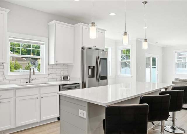 Property at 922 Chattanooga St, Chesapeake, VA 23322, 6 beds, 3.5 baths