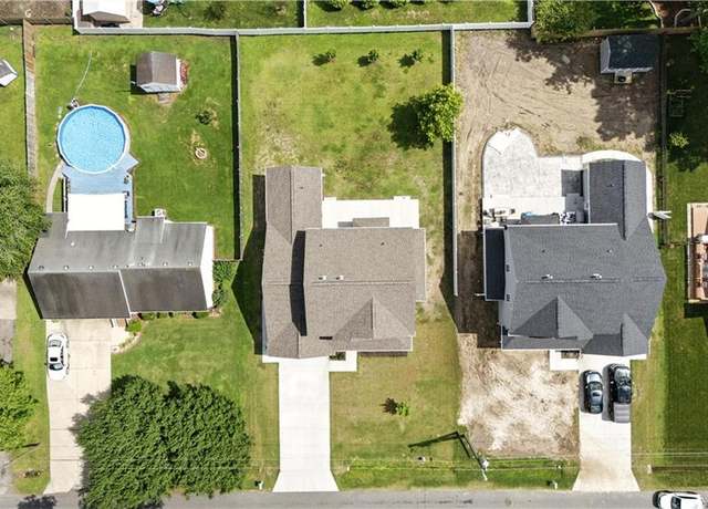 Property at 922 Chattanooga St, Chesapeake, VA 23322, 6 beds, 3.5 baths