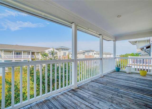 Property at 8252 N View Blvd, Norfolk, VA 23518, 3 beds, 2.5 baths