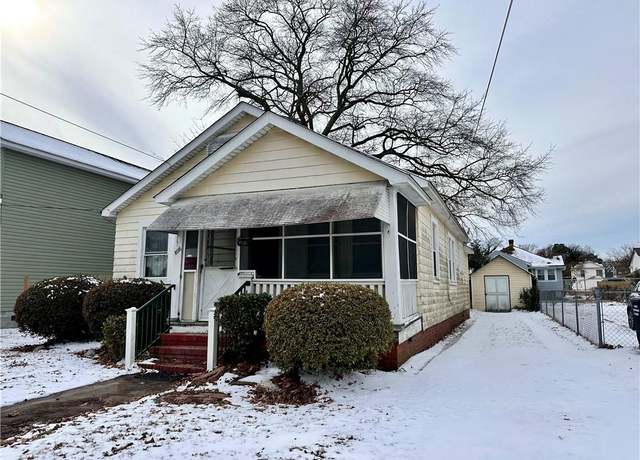 Property at 2016 Parker Ave, Portsmouth, VA 23704, 2 beds, 1 bath