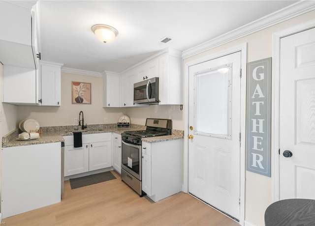 Property at 103 E Weaver Rd, Hampton, VA 23666, 3 beds, 2 baths