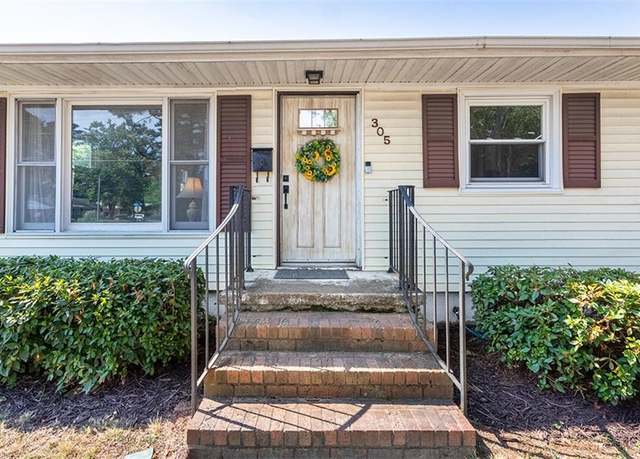 Property at 305 Concord Dr, Hampton, VA 23666, 3 beds, 1 bath