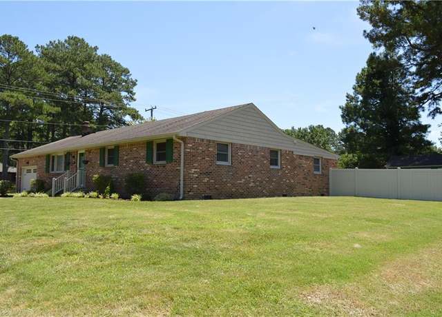 Property at 301 Woodbridge Dr, Chesapeake, VA 23322, 4 beds, 2.5 baths