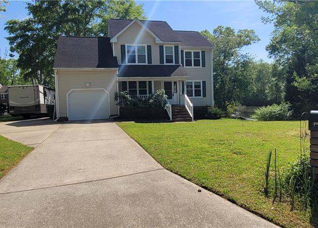 Property at 139 Hillside Ave, Suffolk, VA 23434, 4 beds, 2.5 baths