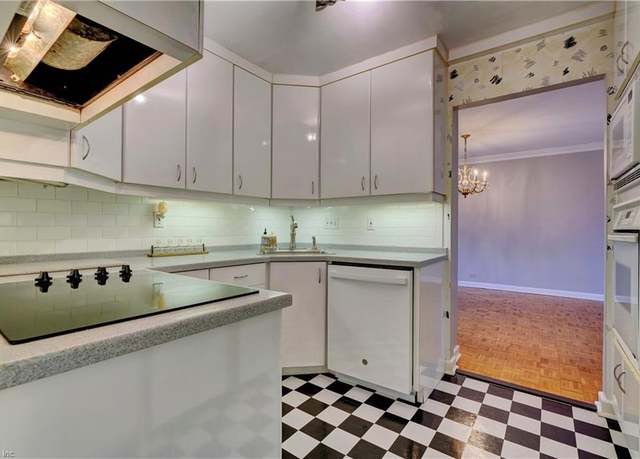 Property at 7320 Glenroie Ave Unit 2G, Norfolk, VA 23505, 3 beds, 3 baths