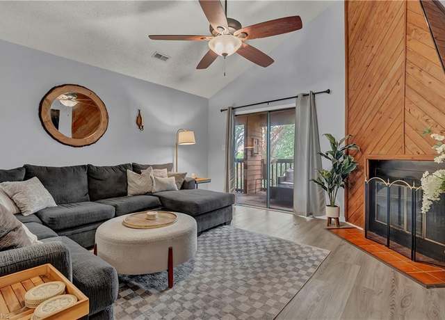 Property at 3032 Cape Henry Ct, Virginia Beach, VA 23451, 2 beds, 2 baths