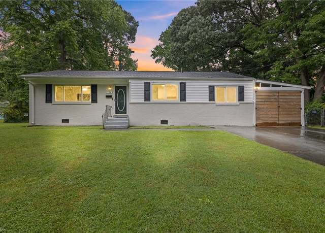 Property at 224 Hospital Dr, Virginia Beach, VA 23452, 4 beds, 2 baths