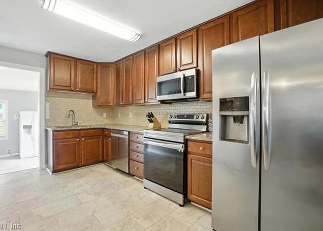 Property at 1522 Art Ct, Suffolk, VA 23434, 3 beds, 1.5 baths