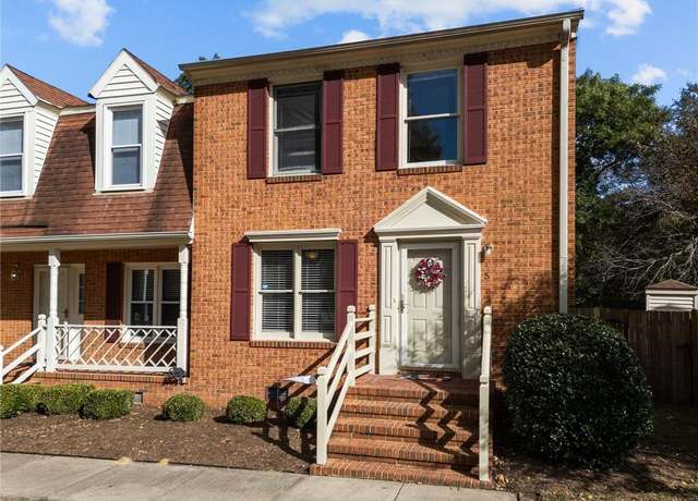 Property at 5 Riverview Ct, Suffolk, VA 23434, 2 beds, 2.5 baths