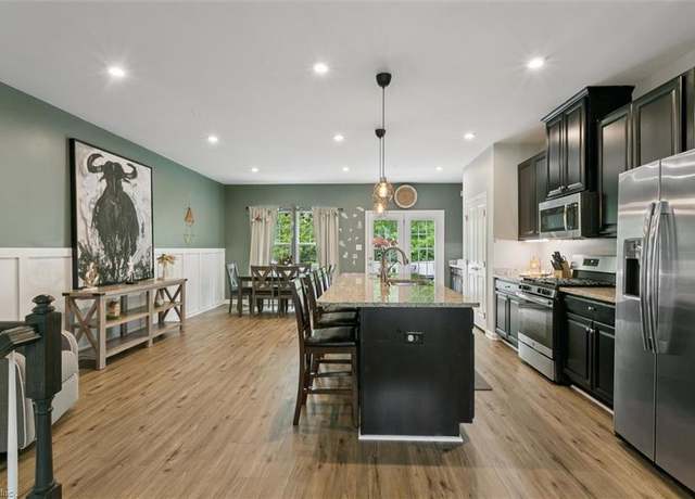 Property at 112 Mccormick Pl, Williamsburg, VA 23185, 3 beds, 3.5 baths