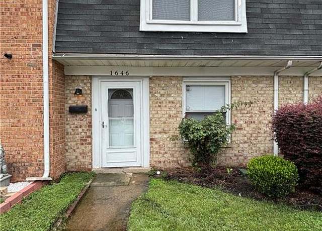 Property at 1646 Darren Cir, Portsmouth, VA 23701, 3 beds, 1.5 baths