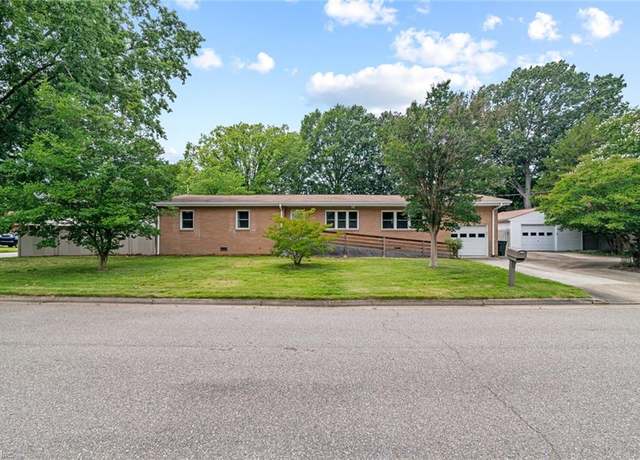Property at 301 Hamrick Dr, Hampton, VA 23666, 3 beds, 2 baths