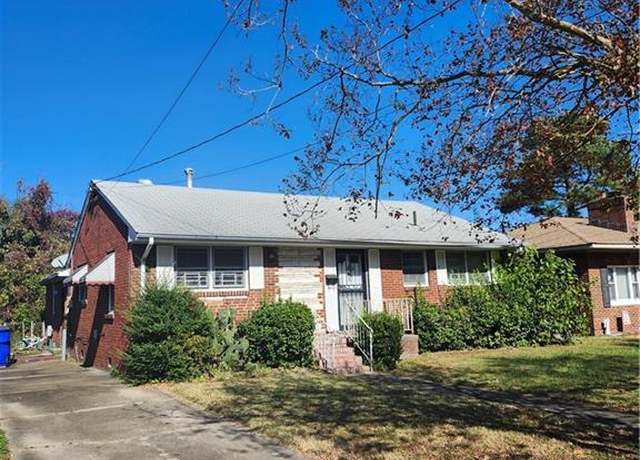 Property at 2908 Hollister Ave, Norfolk, VA 23504, 3 beds, 1.5 baths