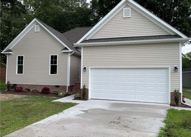 Property at 512 Woods Rd, Newport News, VA 23601, 3 beds, 2 baths