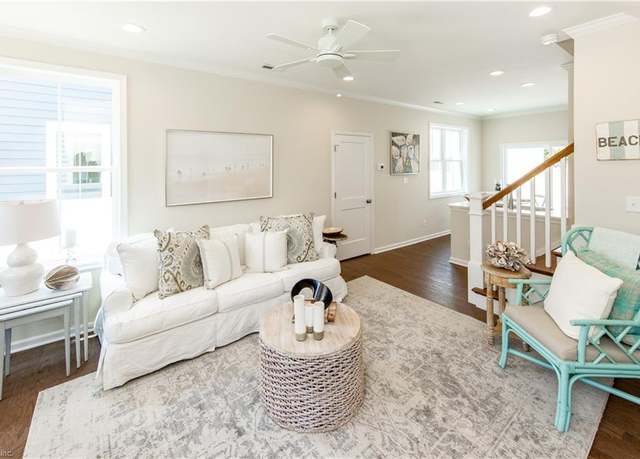 Property at 320 25th 1/2 St, Virginia Beach, VA 23451, 3 beds, 2.5 baths