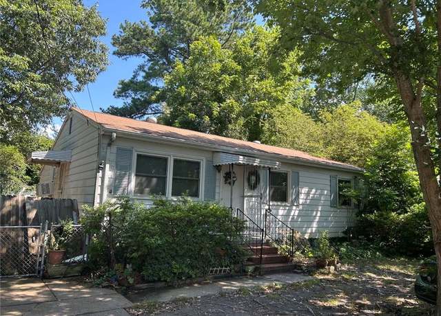 Property at 1009 72nd St, Newport News, VA 23605, 3 beds, 1 bath