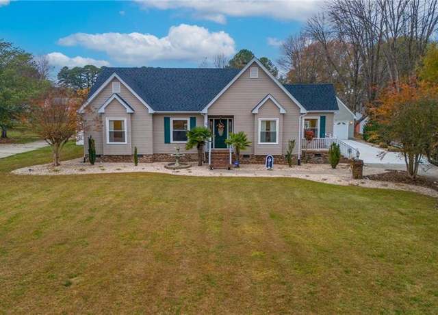 Property at 100 Crescent Dr, Franklin, VA 23851, 3 beds, 3 baths