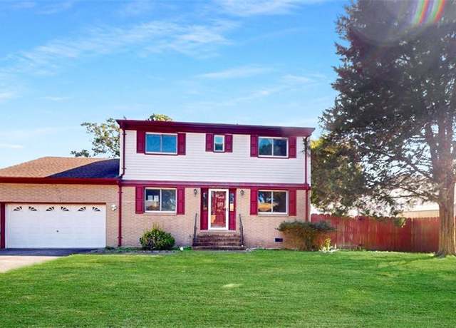 Property at 1408 Lakeland Ct, Virginia Beach, VA 23464, 5 beds, 2.5 baths