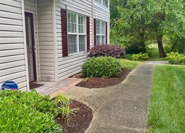 Property at 501 Sawgrass Ln #5, Portsmouth, VA 23703, 2 beds, 2 baths