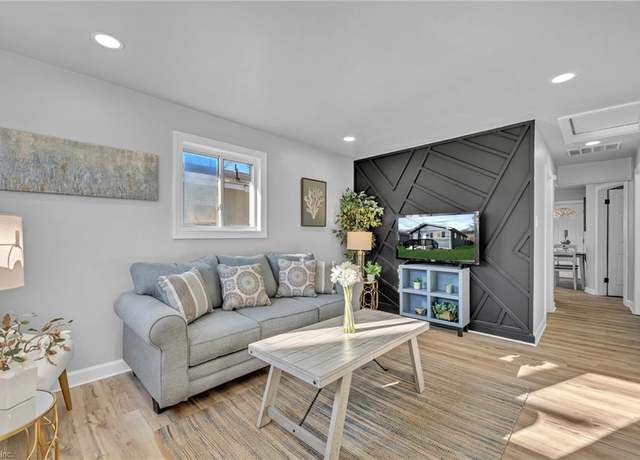 Property at 712 W Queen St, Hampton, VA 23669, 3 beds, 1 bath