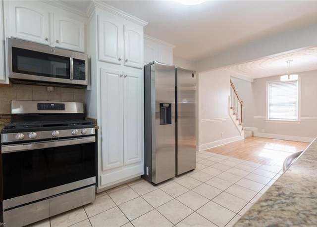 Property at 1510 Victory Blvd, Portsmouth, VA 23702, 5 beds, 2.5 baths
