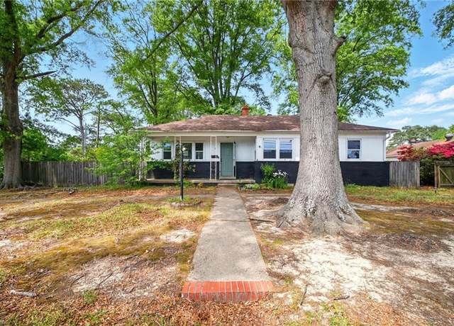 Property at 1 Polaris St, Hampton, VA 23669, 3 beds, 1 bath