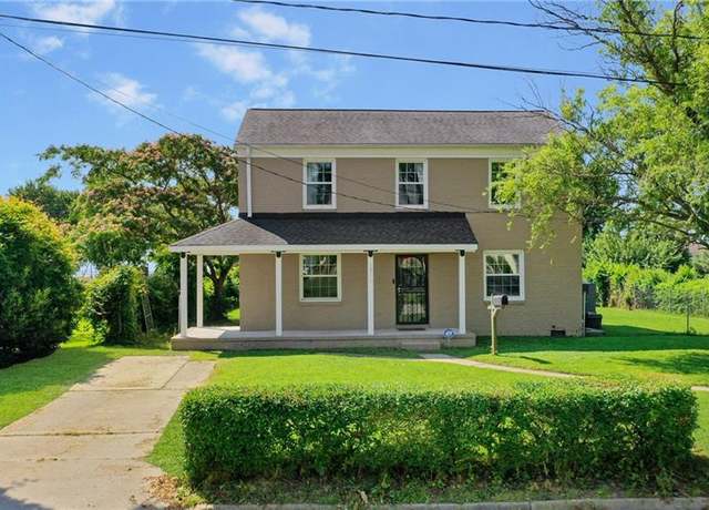 Property at 3900 Roads View Ave, Hampton, VA 23669, 3 beds, 2 baths