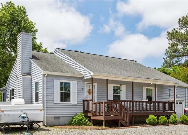 Property at 13 Dandy Point Rd, Hampton, VA 23664, 3 beds, 2 baths