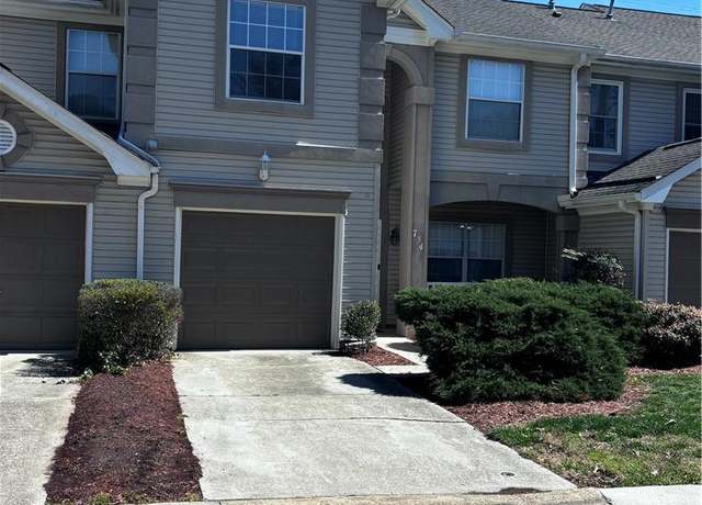 Property at 754 Doral Dr, Newport News, VA 23602, 3 beds, 2.5 baths