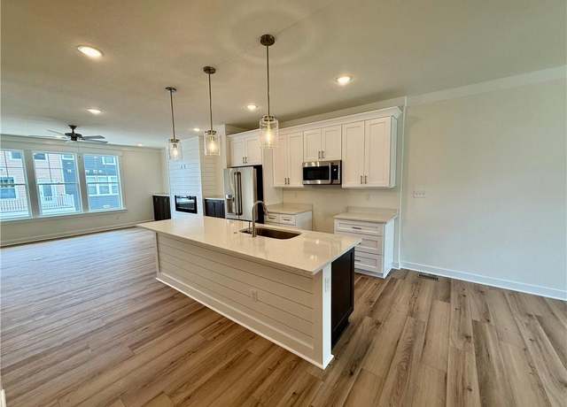 Property at 1063 Butte Ln, Chesapeake, VA 23320, 4 beds, 3.5 baths